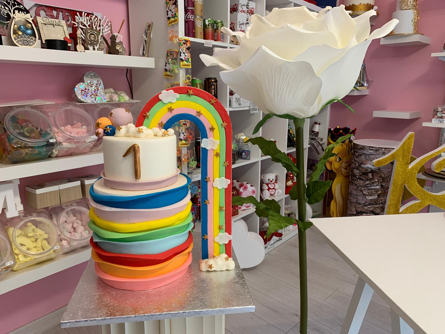 Torta arcobaleno per primo compleanno